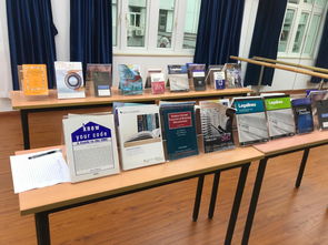 法學院與軟件學院聯合舉辦外文原版圖書展，助力學術資源國際化